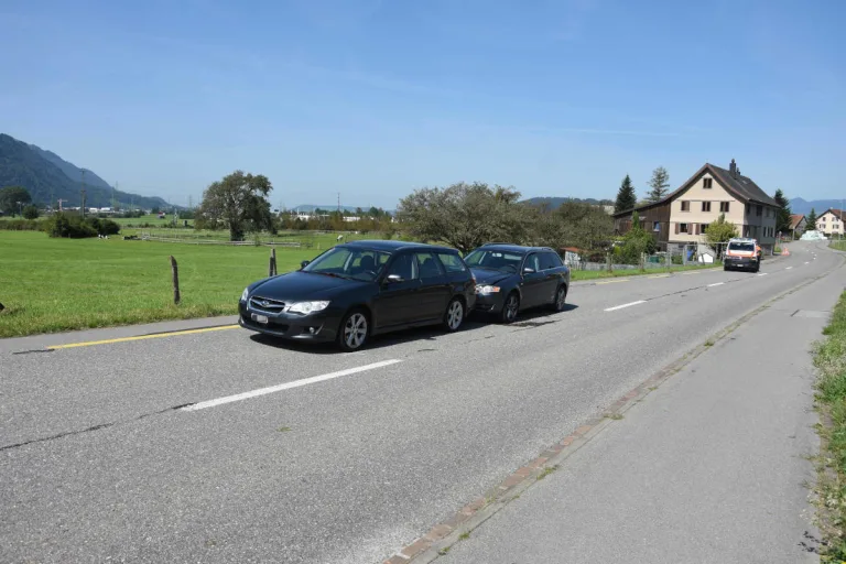 Schänis SG – Verkehrsunfall zwischen zwei Autos