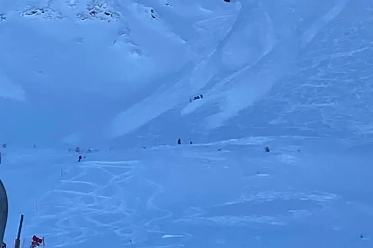Lenzerheide GR - Lawine erfasst zwei Freerider 