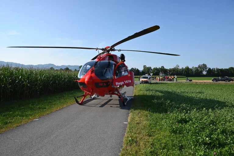 Oberriet SG – Zusammenstoss zwischen Traktor und Motorrad