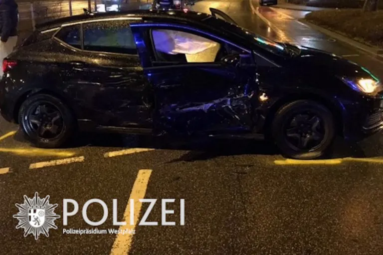 Kaiserslautern – Blechschaden und eine Verletzte bei Unfall