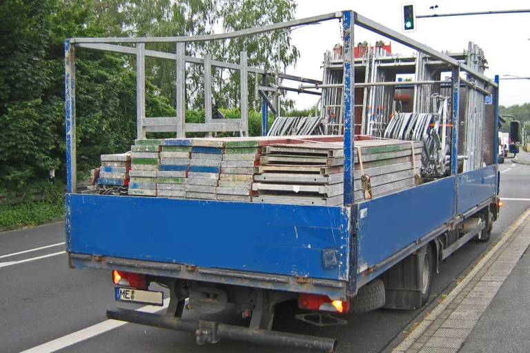 Ratingen  – Massiv überladener LKW - Fahrer seit Jahren ohne Fahrerlaubnis 