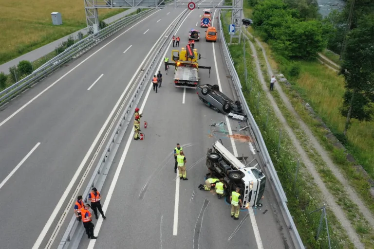A13 Lumino GR – Auffahrkollision fordert zwei Verletzte