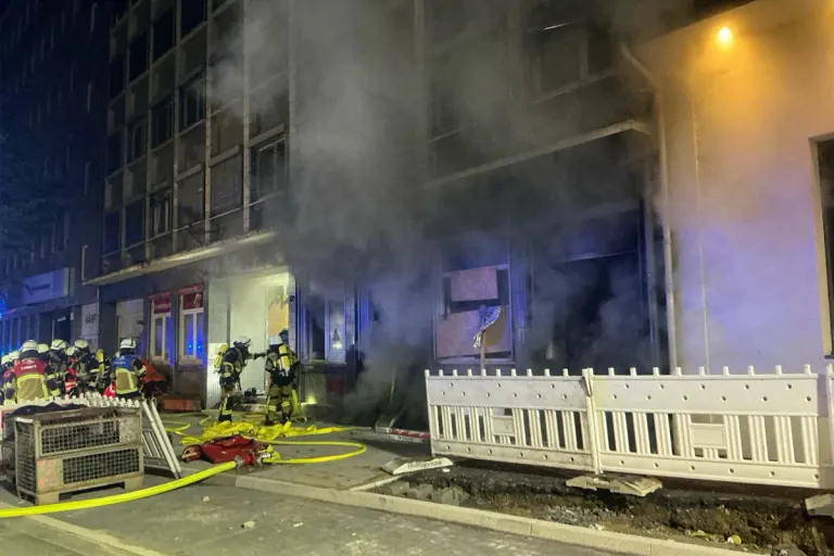 Essen – Verletzte Menschen bei Kellerbrand gerettet