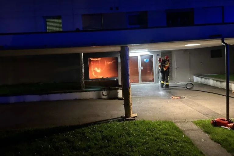 Spreitenbach AG - Brand in einem Hochhaus - mehrere Personen verletzt