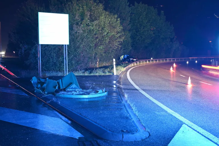 A3 Mels SG - Mann verliert Kontrolle über Auto