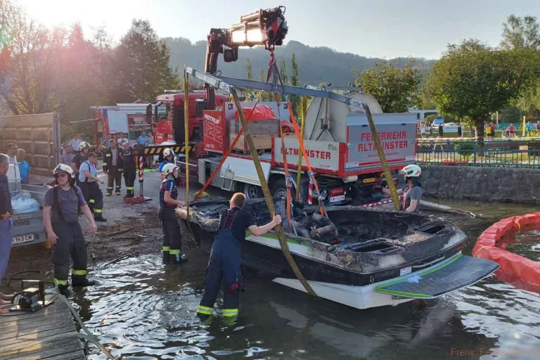 Motorboot-Explosion in Altmünster - Drei Verletzte, darunter zwei Kinder