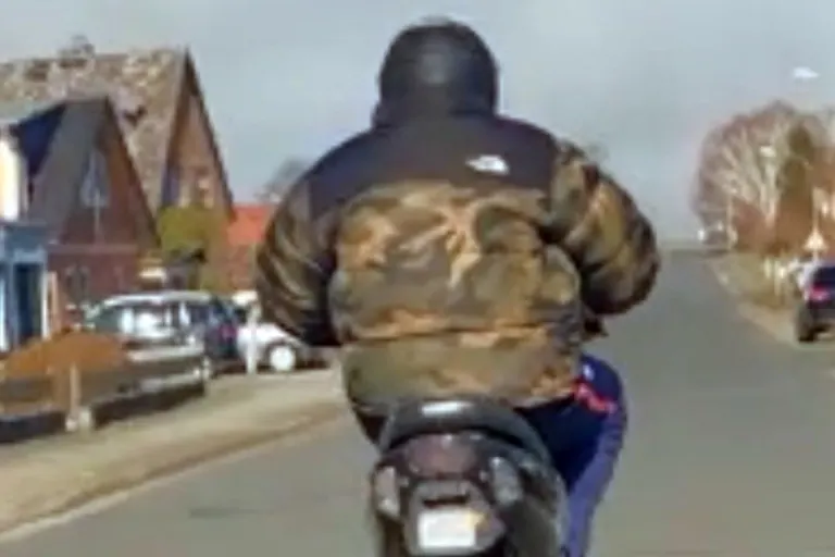 Salzgitter - Rollerfahrer flüchtete vor der Polizei