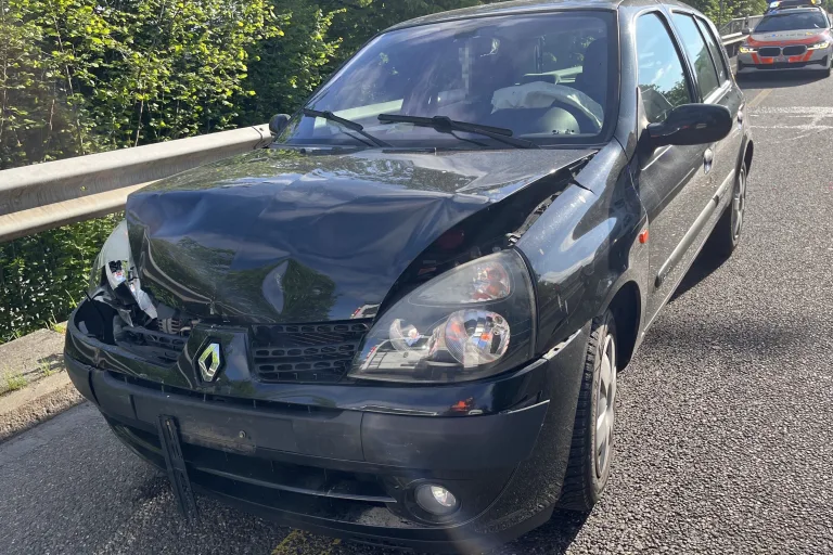 Goldach SG – Unfall zwischen drei Fahrzeugen