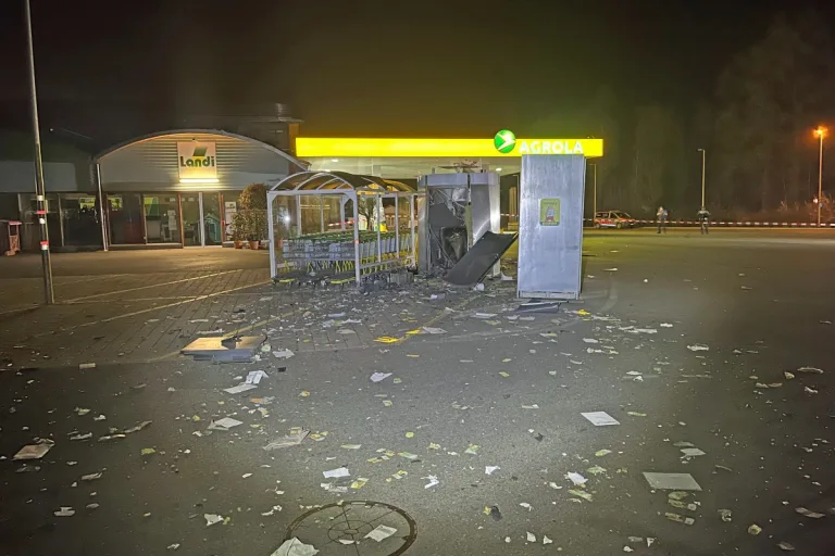 Buchrain LU - Bancomat wurde gesprengt!