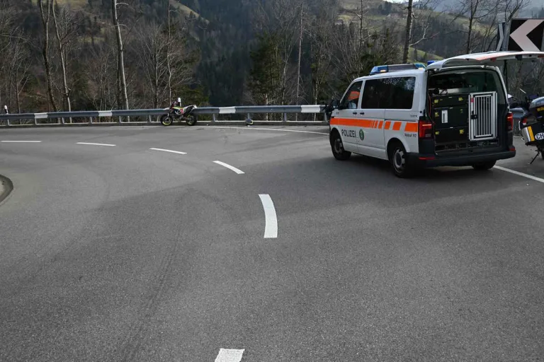 Mühlrüti SG - Kollision zwischen zwei Motorrädern - Zwei Verletzte 