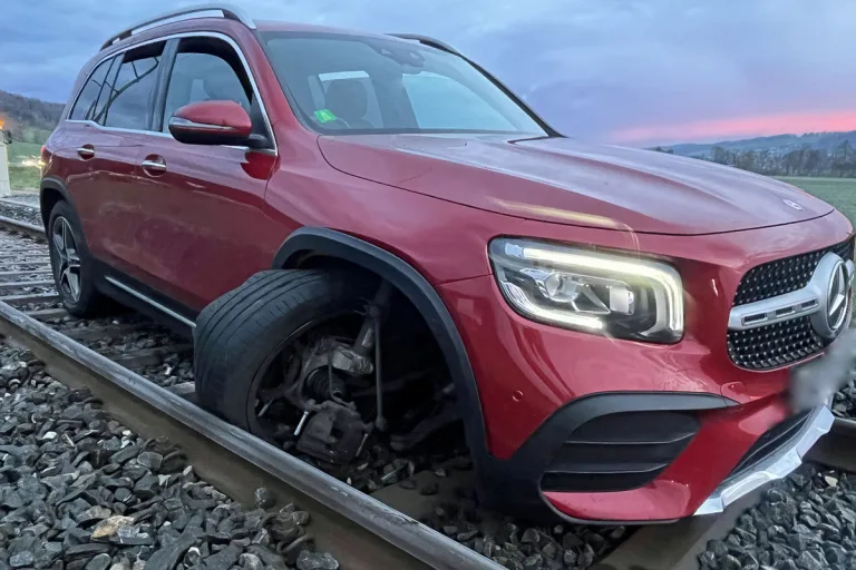 Ermensee LU - Zugverkehr nach Unfall unterbrochen