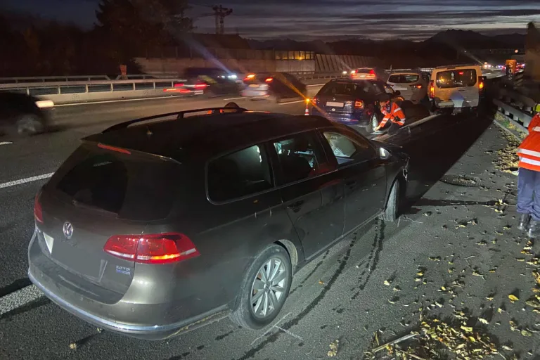 A4 Cham ZG – Zwei verletzte Personen und Blechschaden im Feierabendverkehr