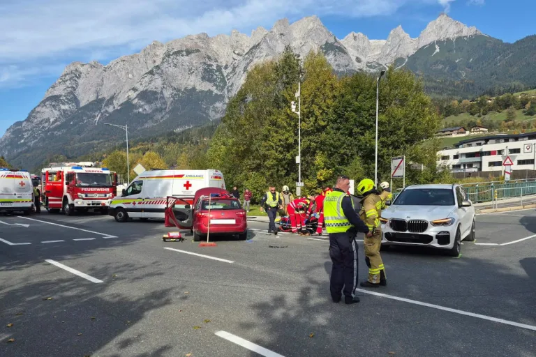 Imlau – Zwei Verletzte bei Unfall auf der Salzachtal Straße
