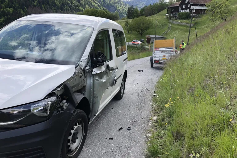 Schiers GR – Kollision bei Kreuzungsmanöver