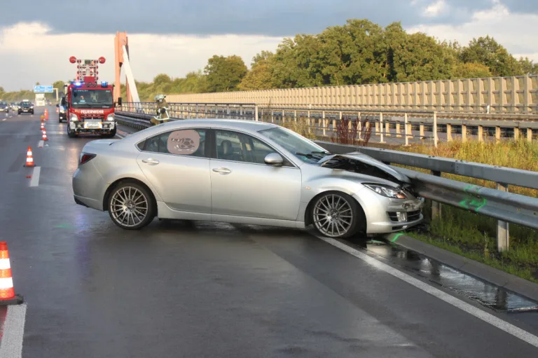 A6 Kaiserslautern-Ost – Unfall aufgrund Regen und mangelhafter Reifen