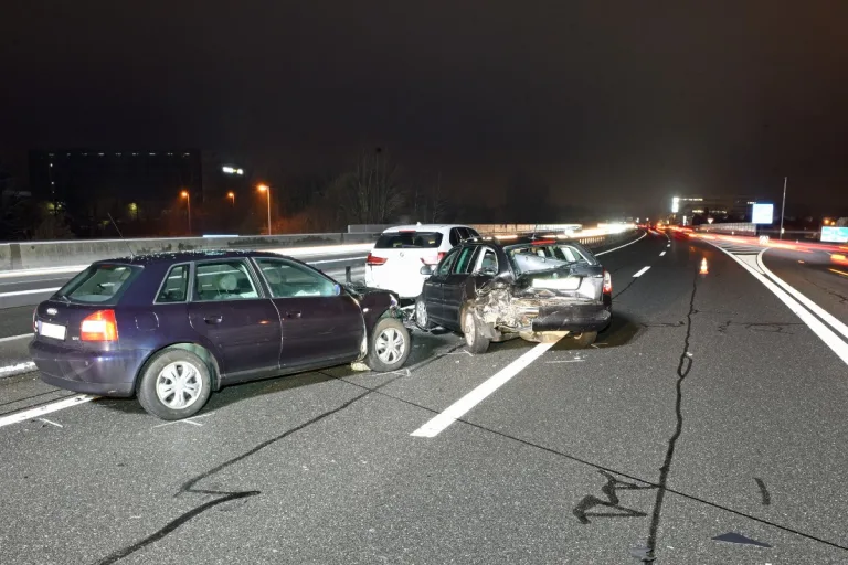 Rothenburg LU - Zwei Unfälle auf der Autobahn A2 im Feierabendverkehr