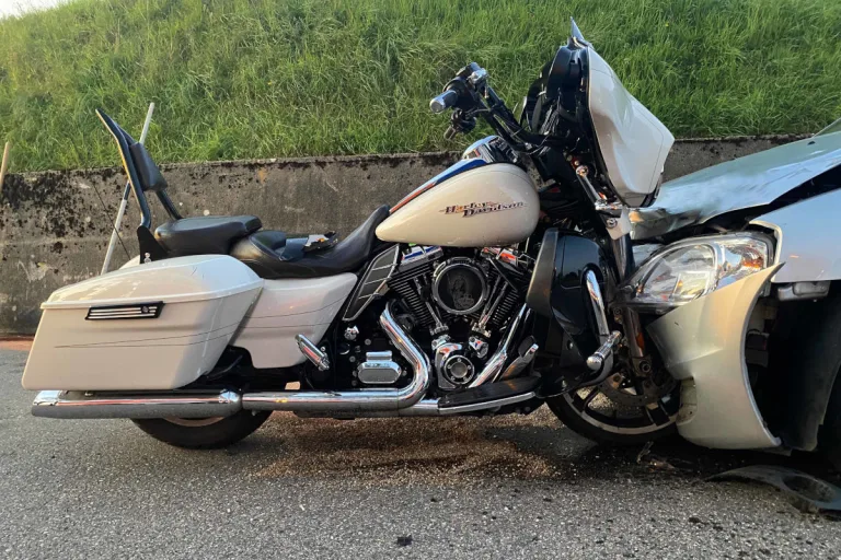 Walchwil ZG – Motorradlenker bei Unfall schwer verletzt