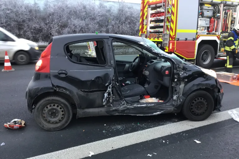 Oelde – Bei Unfall auf der A2 eine Person schwer verletzt – weiterer Unfall und ein Wohnungsbrand