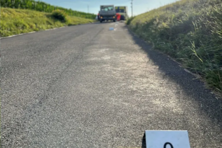 Unfall in Buch am Irchel ZH – Lieferwagen erfasst Fussgänger