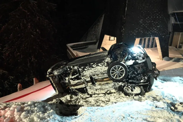 Flumserberg SG - Fahrunfähig Unfall verursacht