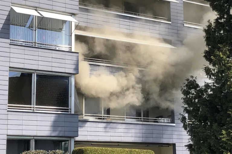 Volketswil ZH – Zimmerbrand in Mehrfamilienhaus