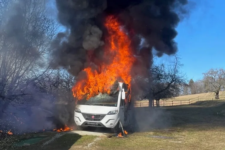 Hörhausen TG - Wohnmobil in Vollbrand!