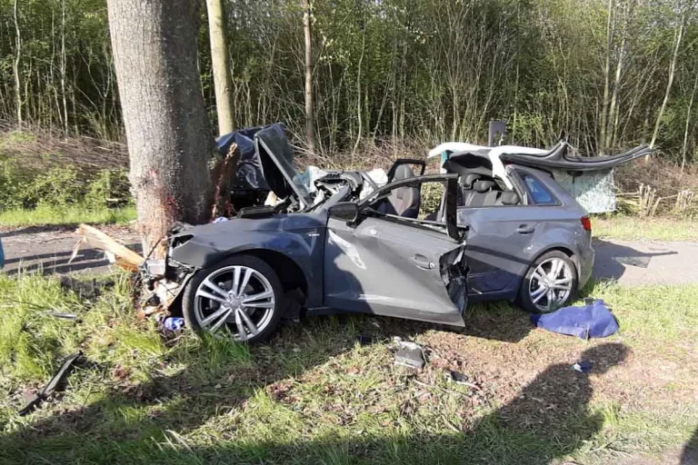 Voerde - Schwerer Verkehrsunfall