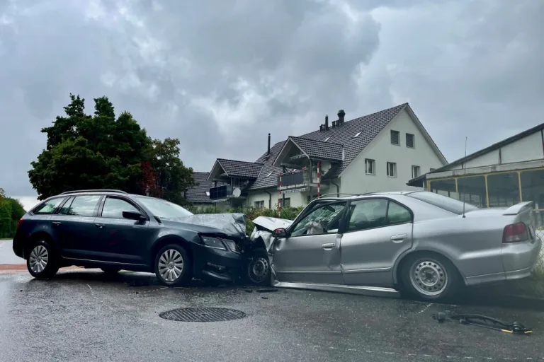 Regensdorf ZH - Schwerer Unfall auf der neuen Dällikerstrasse