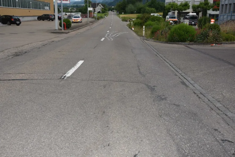  Niederglatt SG - 22-jähriger Motorradfahrer nach Selbstunfall verletzt