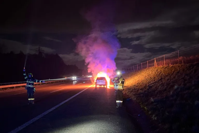 Oberbüren SG - Fahrzeugbrand auf der A1