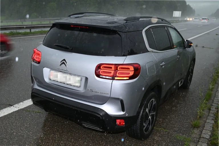 Unfall in Oberbüren SG – Pkw prallt gegen Lieferwagen