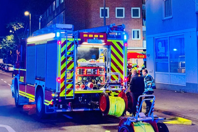 Gelsenkirchen – Feuerwehr rettet Bewohner bei zwei Bränden