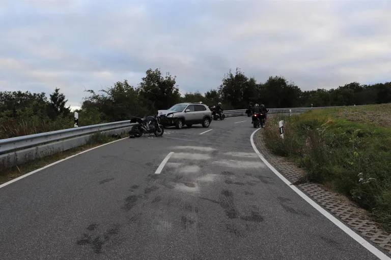 Krautscheid – Verkehrsunfall mit schwer verletztem Motorradfahrer