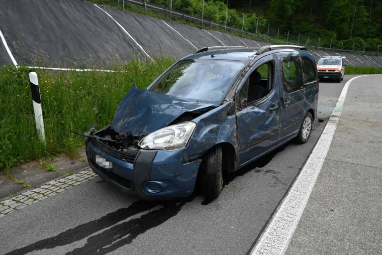  Unterterzen SG - Selbstunfall auf Autobahn A3