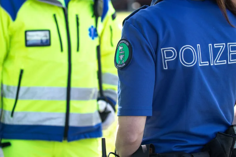St.Gallen – Zwei Schwerverletzte nach Gewaltdelikt in Wohnung
