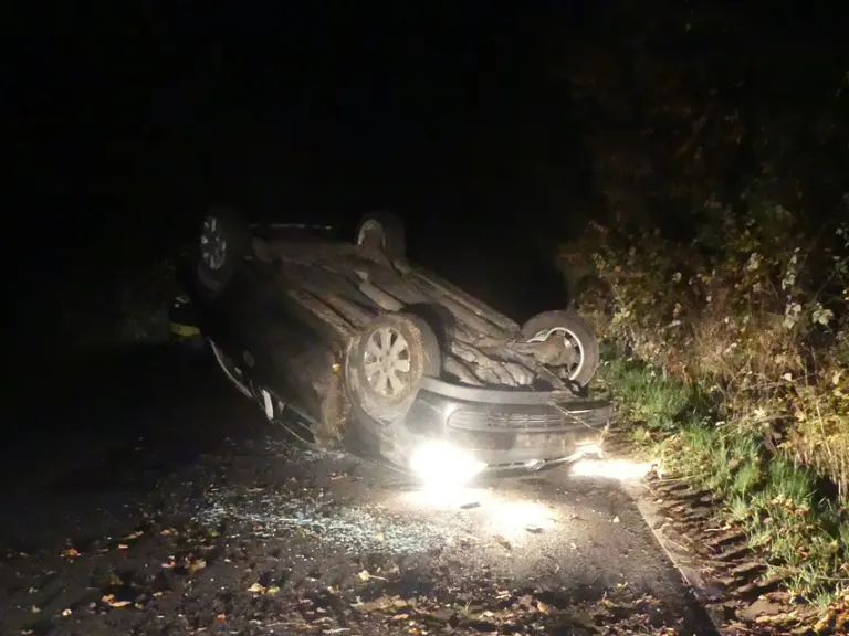 Nümbrecht – Fahrerin nach Überschlag mit Auto verletzt