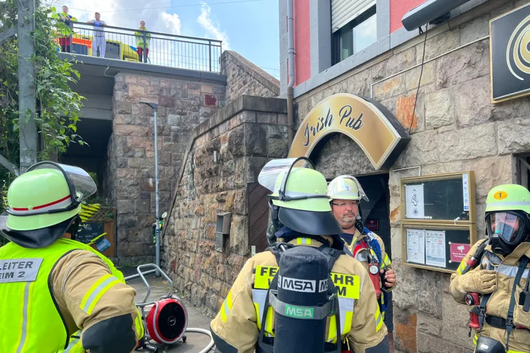 Weinheim BW – Brand von Keller verursacht Vollsperrung von Straße