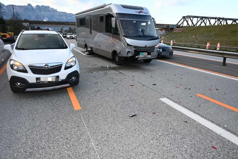 A13/Buchs SG - Verkehrsunfall mit drei Fahrzeugen