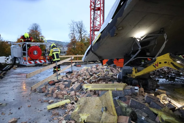 Baar ZG – Arbeiter bei Baustellenunfall lebensbedrohlich verletzt