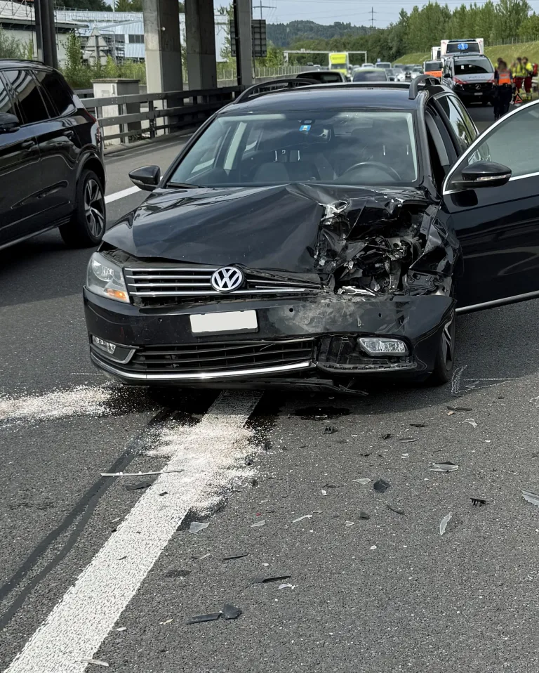 A14 Buchrain LU – Drei Autos in Unfall verwickelt