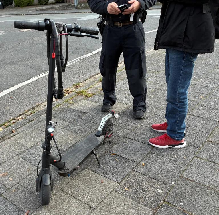 Moers/Kamp-Lintfort – Kontrolle von E-Scootern und Fatbikes