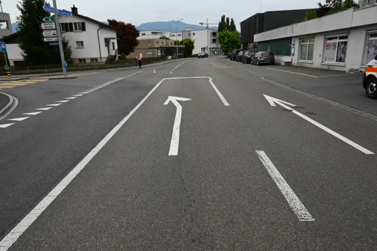 Unfall Au SG - Motorradfahrer nach Zusammenprall mit Auto verletzt
