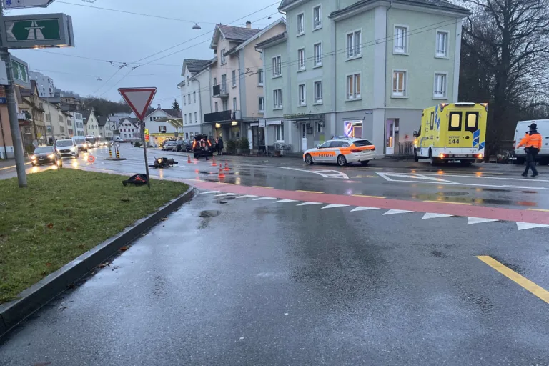Stadt St. Gallen – Motorradfahrerin übersehen und Kollision verursacht