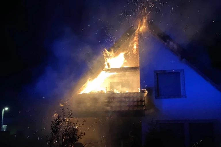 Möriken AG – Brand in Einfamilienhaus verursacht hohen Sachschaden
