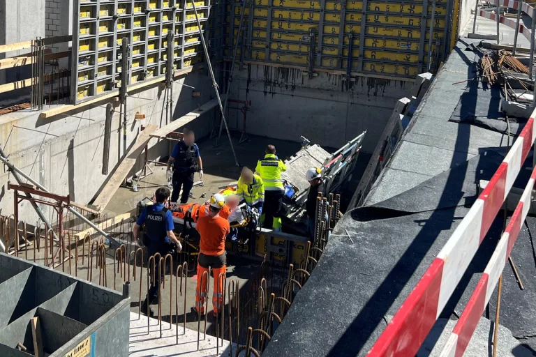 Chur GR - Arbeiter nach Sturz verletzt
