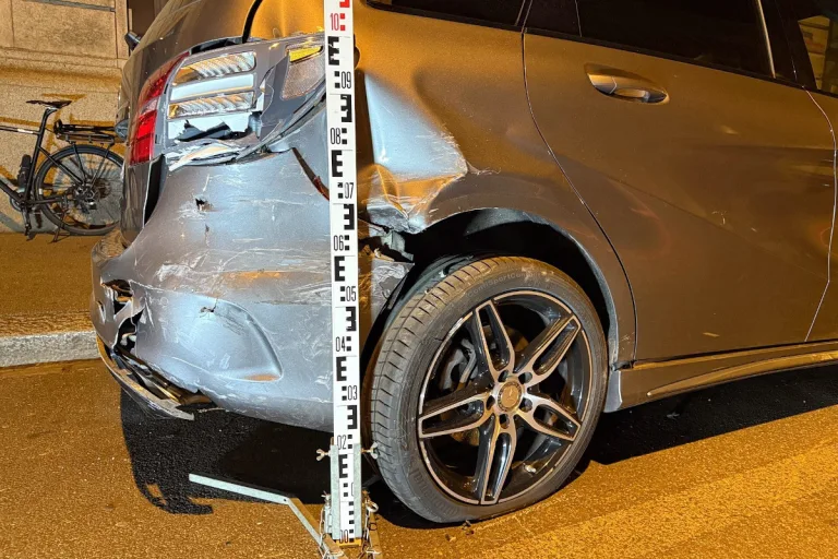Autofahrer fährt betrunken durch Basel und kollidiert mehrmals