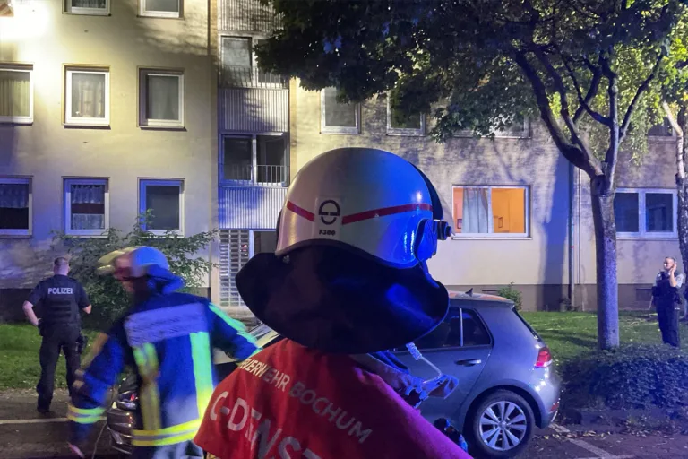 Bochum NW – Verletzte Person nach Brand einer Wohnung