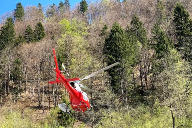 Luchsingen GL - 45-Jähriger stürzt bei Wartungsarbeiten an einer Seilbahn und verletzt