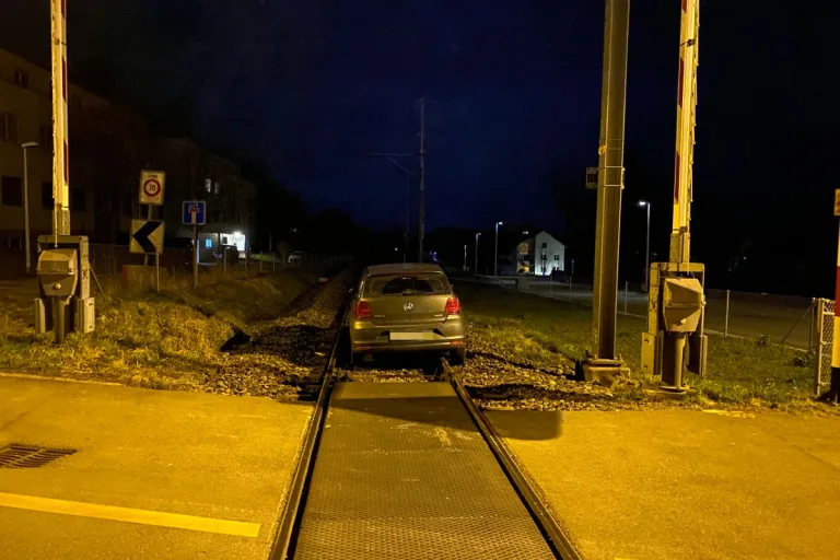 Kreuzlingen TG - Alkoholisierte Autofahrerin verunfallt