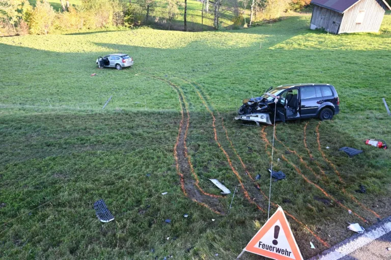 Ricken SG - Mehrere Verletzte nach Frontalkollision wegen Überholmanöver
